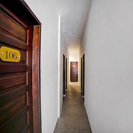 Oyo 91211 Mega Comfort Guest House Medan Bagian luar foto